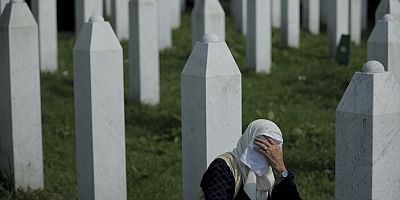 28 yıldır dinmeyen acı: Srebrenitsa Katliamı yıl dönümünde anılıyor