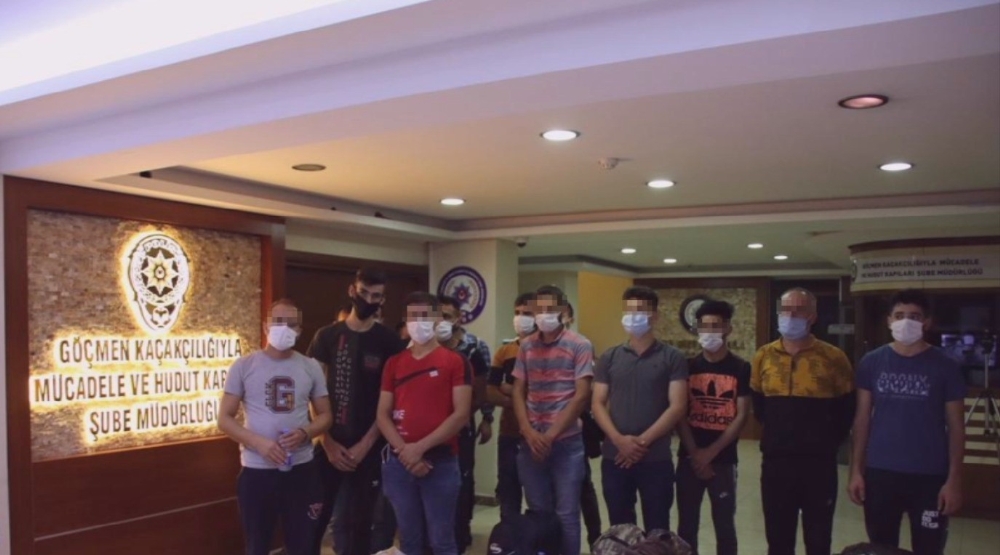 3 ilde eş zamanlı göçmen kaçakçılığı operasyonu: 127 göçmen kurtarıldı