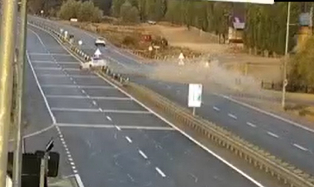 3 kişinin yaralandığı feci kaza güvenlik kamerasında