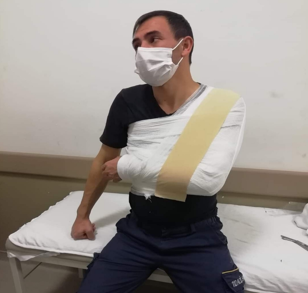3 maganda ambulans şoförünü döverek hastanelik etti