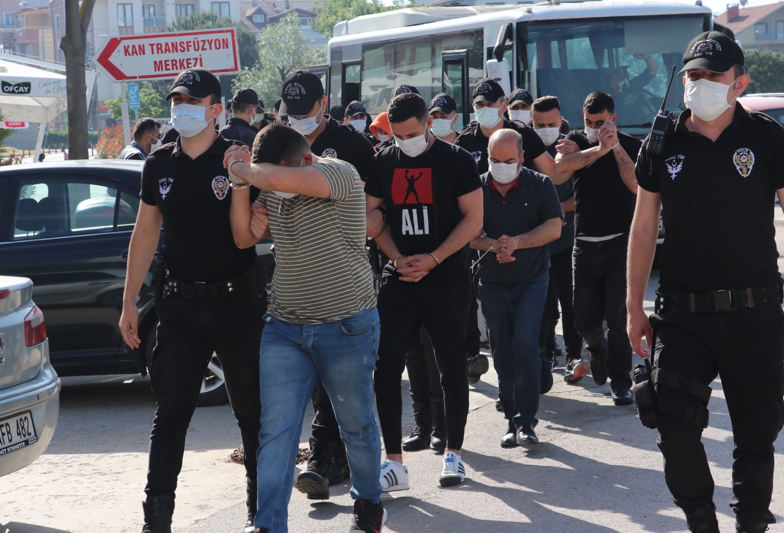 3 milyon TL’lik vurgun yapan 14 sahte bankacı tutuklandı