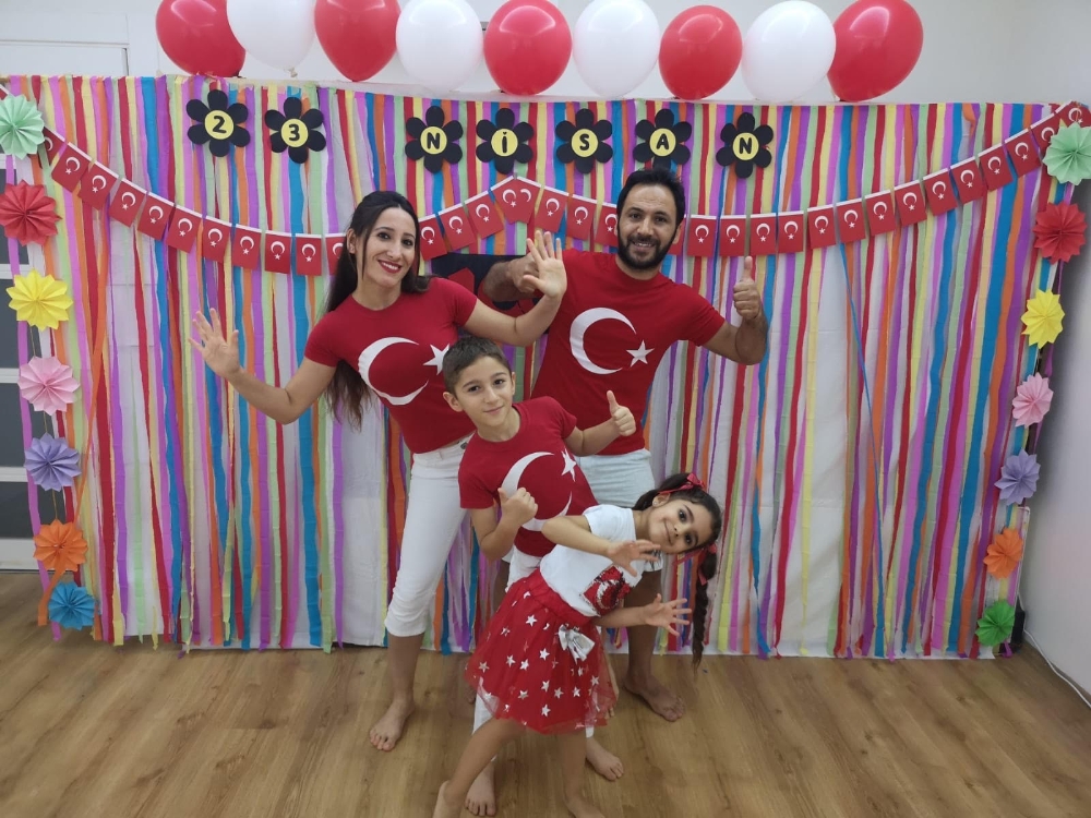 3 yıl arayla aynı gün doğan kardeşlerden anlamlı video
