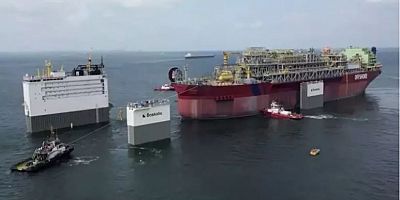 300 metrelik dev Singapur'dan Türkiye'ye doğru yola çıktı!