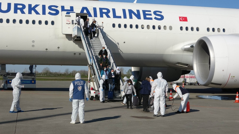 346 Türk vatandaşı Hollanda’dan uçakla Samsun’a getirildi