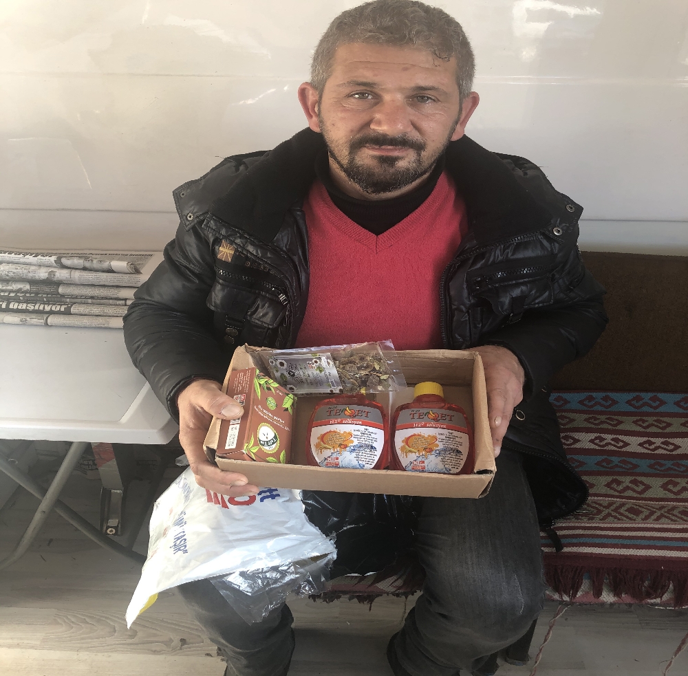 350 Liralık Cep Telefon Sipariş Etti, Paketi Açınca Şaşkına Döndü