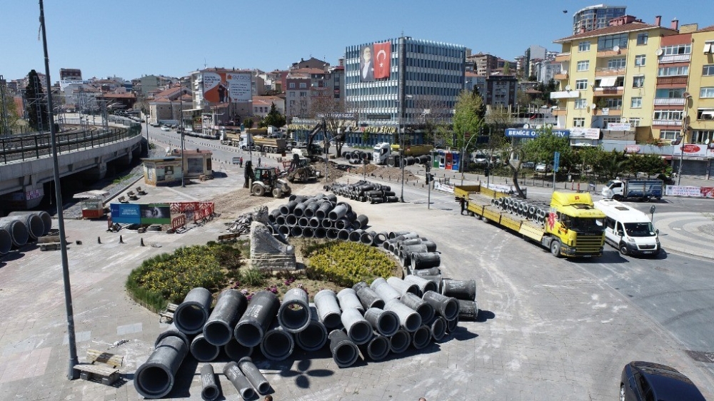 4 günlük korona kısıtlamasında Kartal’da alt yapı çalışması hız kazandı