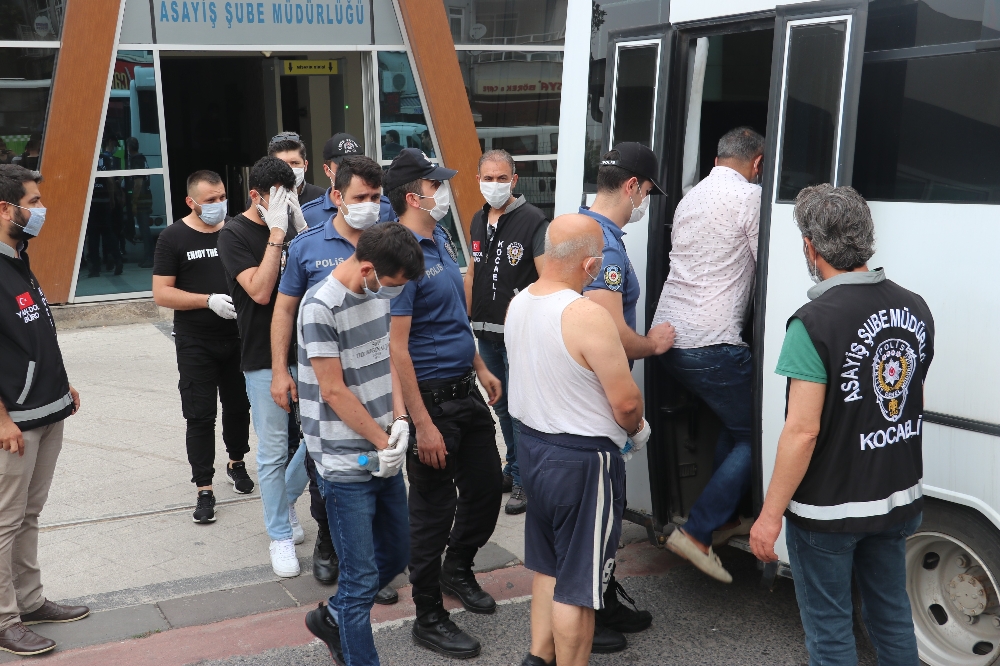 4 ilde çok sayıda firmayı dolandıran sahte nakliye çetesi çökertildi