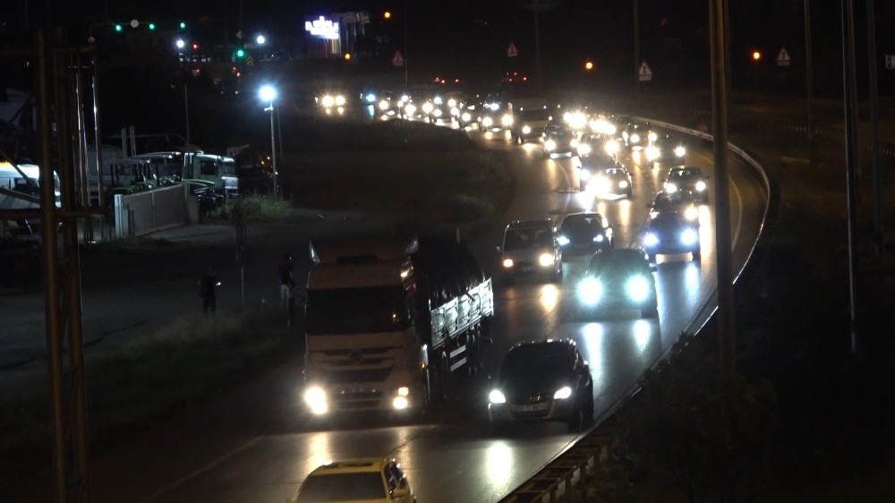 43 ilin bağlantı noktasında trafik yoğunluğu