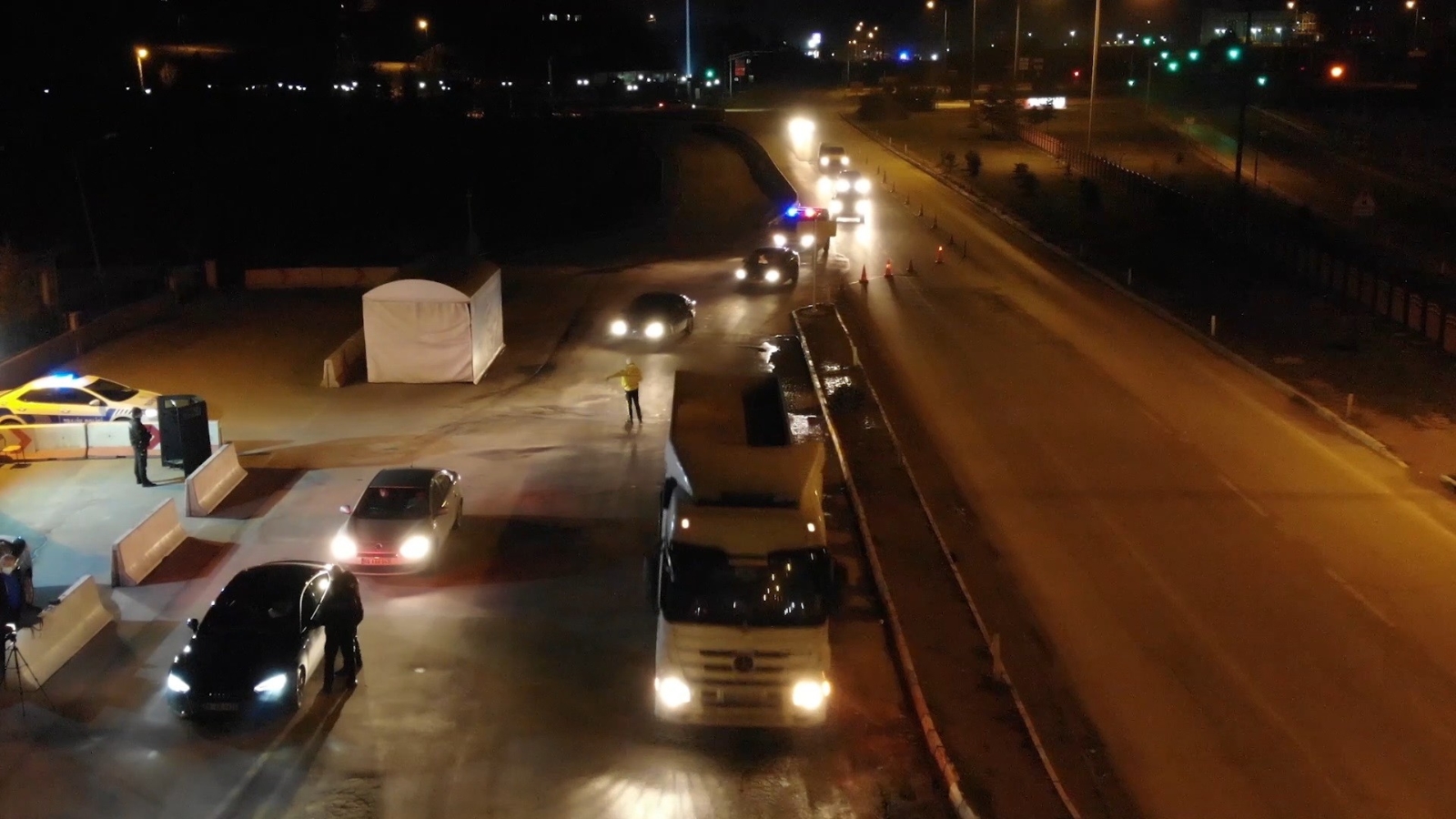 43 ilin geçiş güzergahında HES kodu denetimi: Otobüsler ve özel araçlar tek tek durduruldu