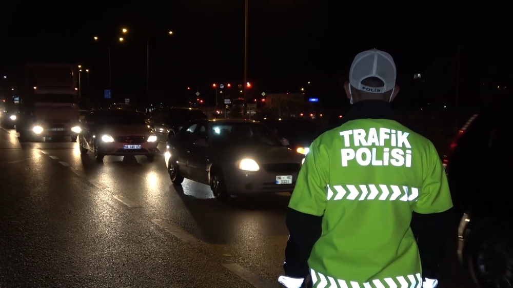 43 ilin geçiş güzergahındaki trafik yoğunluğu havadan görüntülendi
