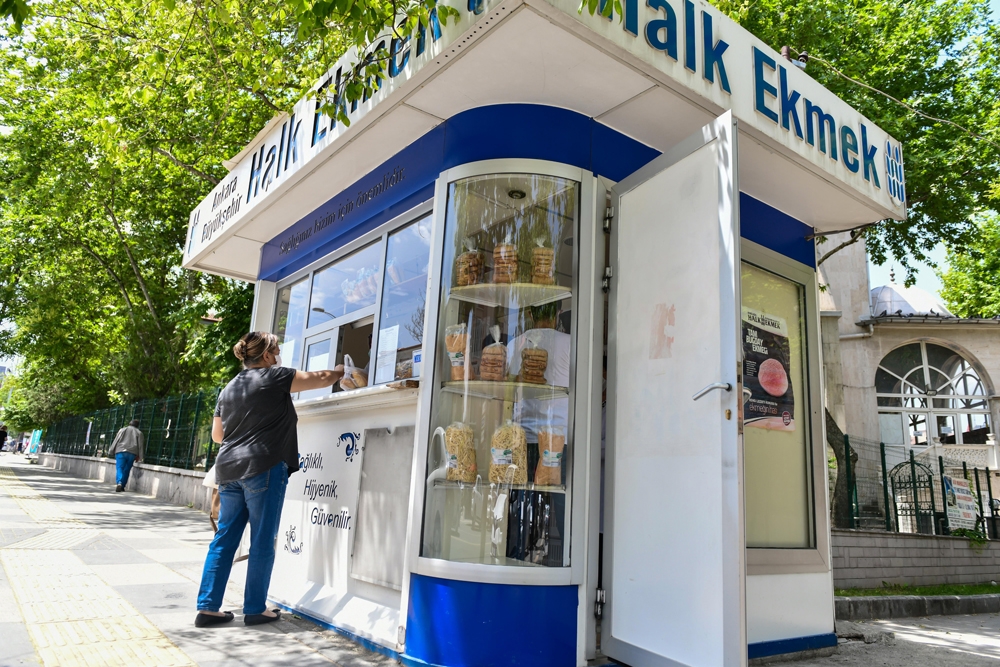 45 Halk Ekmek Satış Büfesi yeni sahiplerine teslim edildi