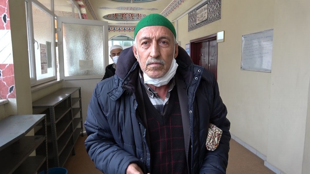 5 çocuğun yangın tüpü sıkıp zarar verdiği caminin cemaati: 