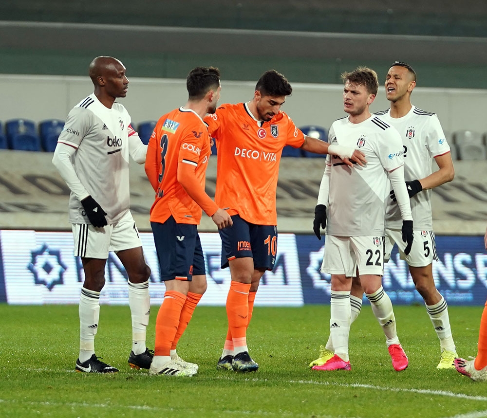 5 gollü maçta Beşiktaş, Başakşehir deplasmanından 3 puanla döndü