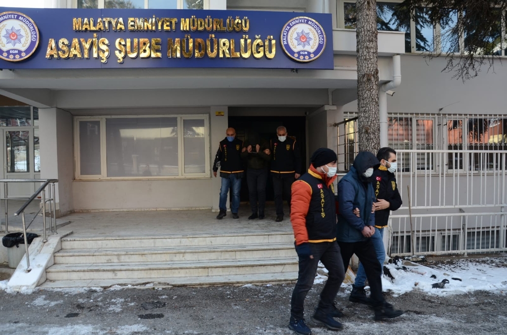 50 bin TL değerindeki levha çalındı