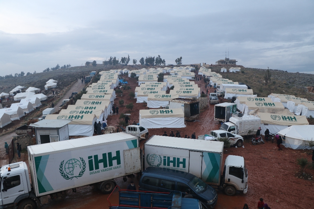 561 insani yardım tırı İdlip’e ulaştı