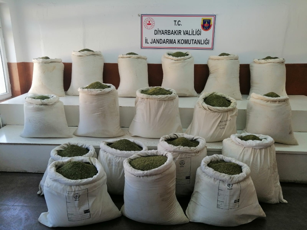 648 kilogram uyuşturucuyu menfezde saklamışlar