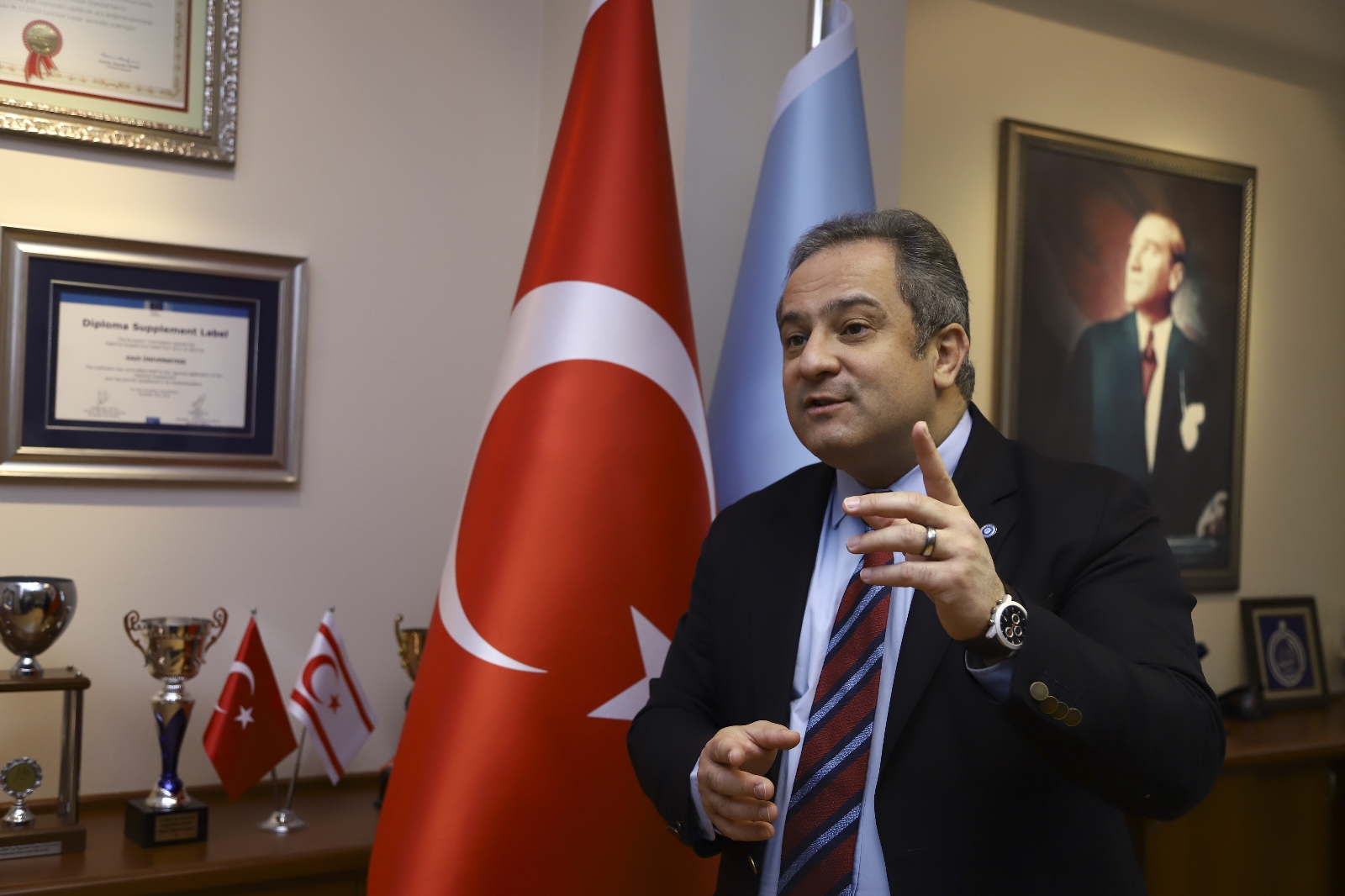 “65 yaş üzeri vatandaşlarımız bugünden tezi yok bir an önce aşı randevularını almalı”