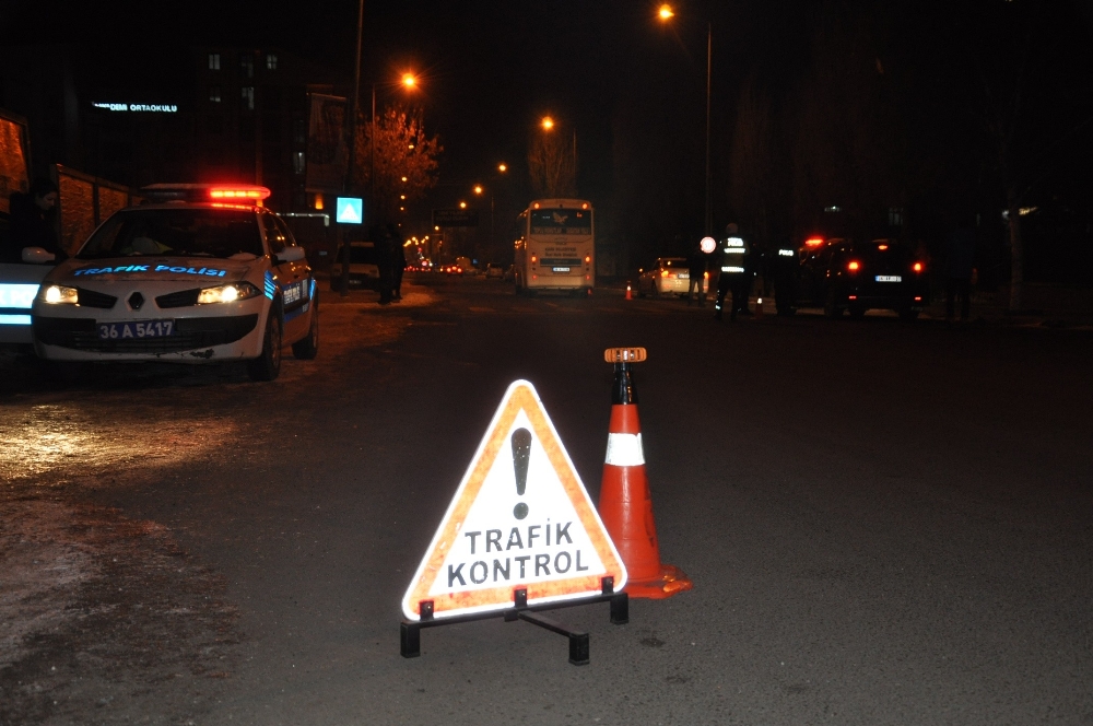 700 Kişiyi Zehirleyecek Uyuşturucuyu Bağırsaklarında Sakladılar
