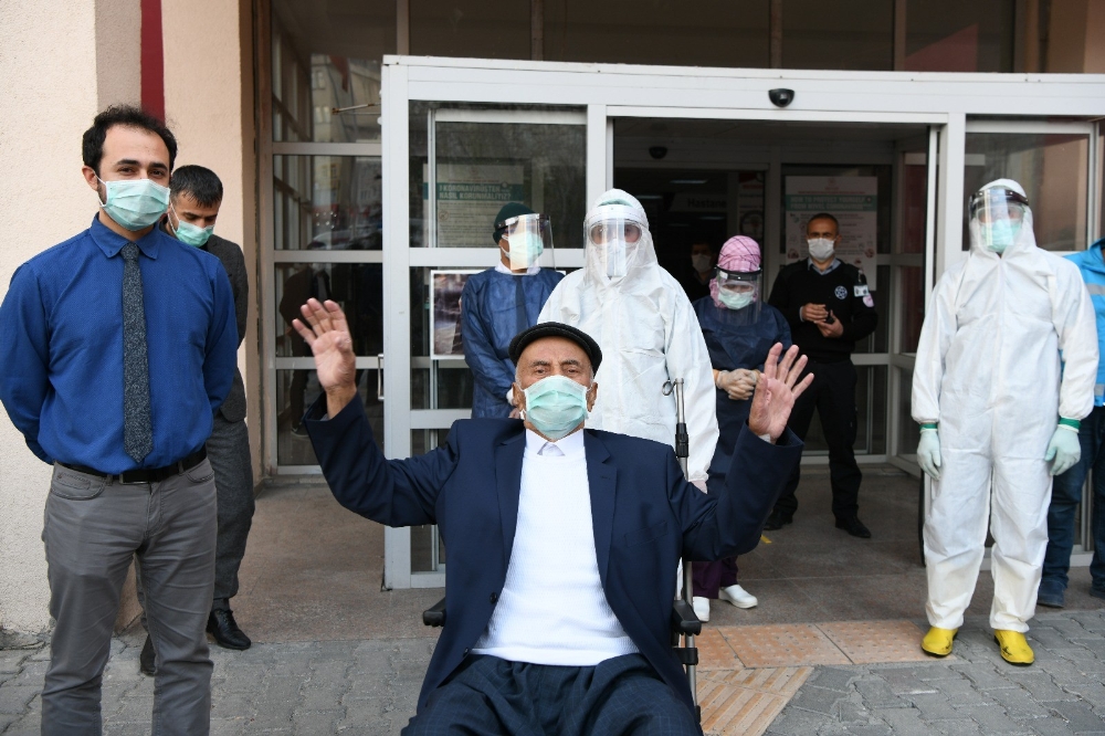 81 yaşındaki aşiret ağası korona virüsü yendi