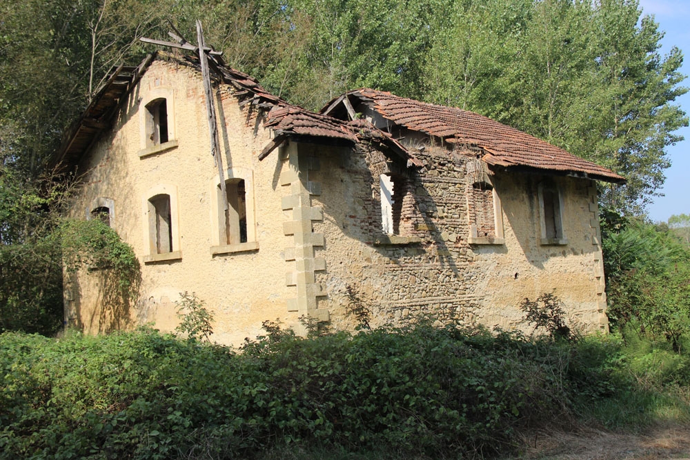 9 ilin un ihtiyacını karşılayan 300 yıllık değirmen harabeye döndü