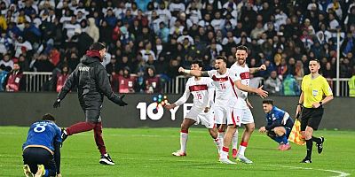 A Milli Futbol Takımımıza tebrik yağdı