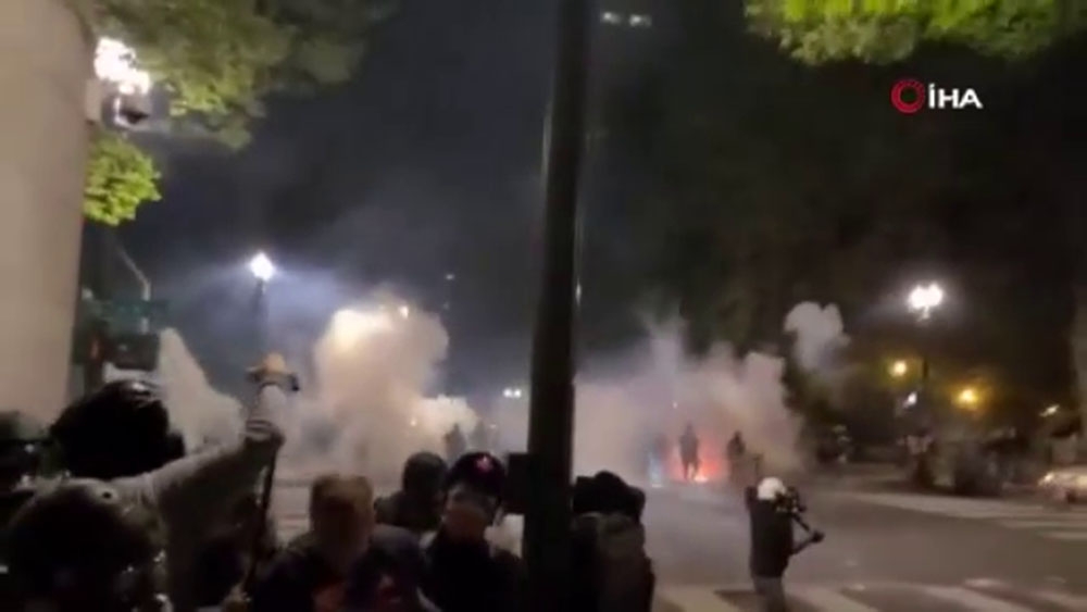 ABD’de göstericiler mahkeme binasını ateşe verdi