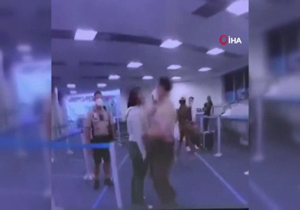 ABD’de polis siyahi kadına yumruk attı