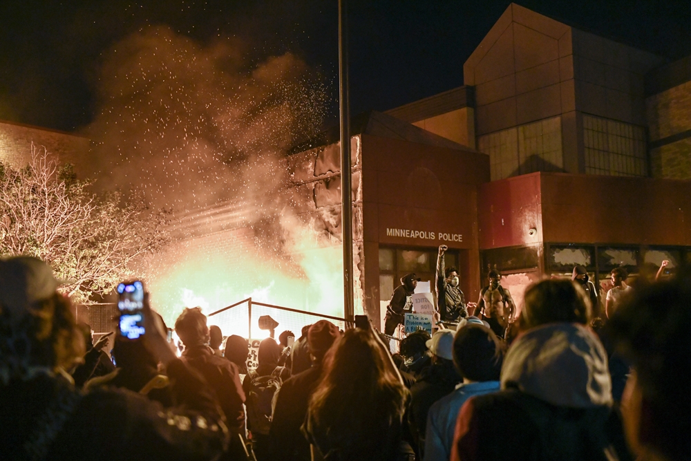 ABD’nin Louisville kentindeki protestolarda ateş açıldı: 7 yaralı