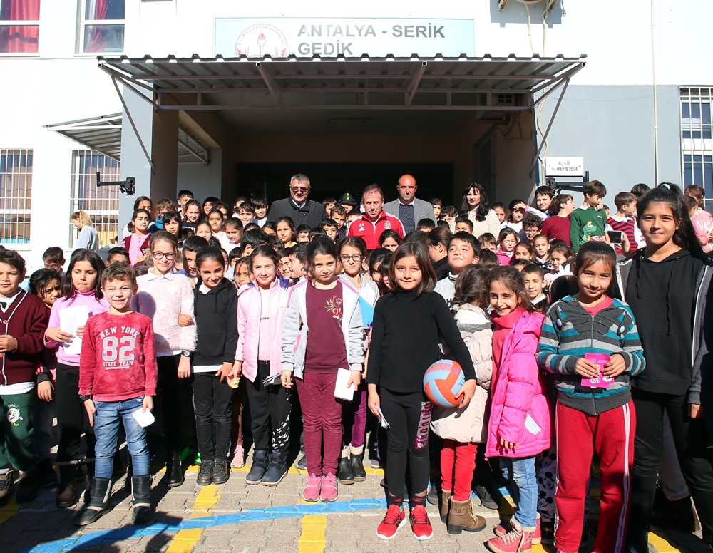 Abdullah Avcı, Antalya’da öğrencilerle buluştu