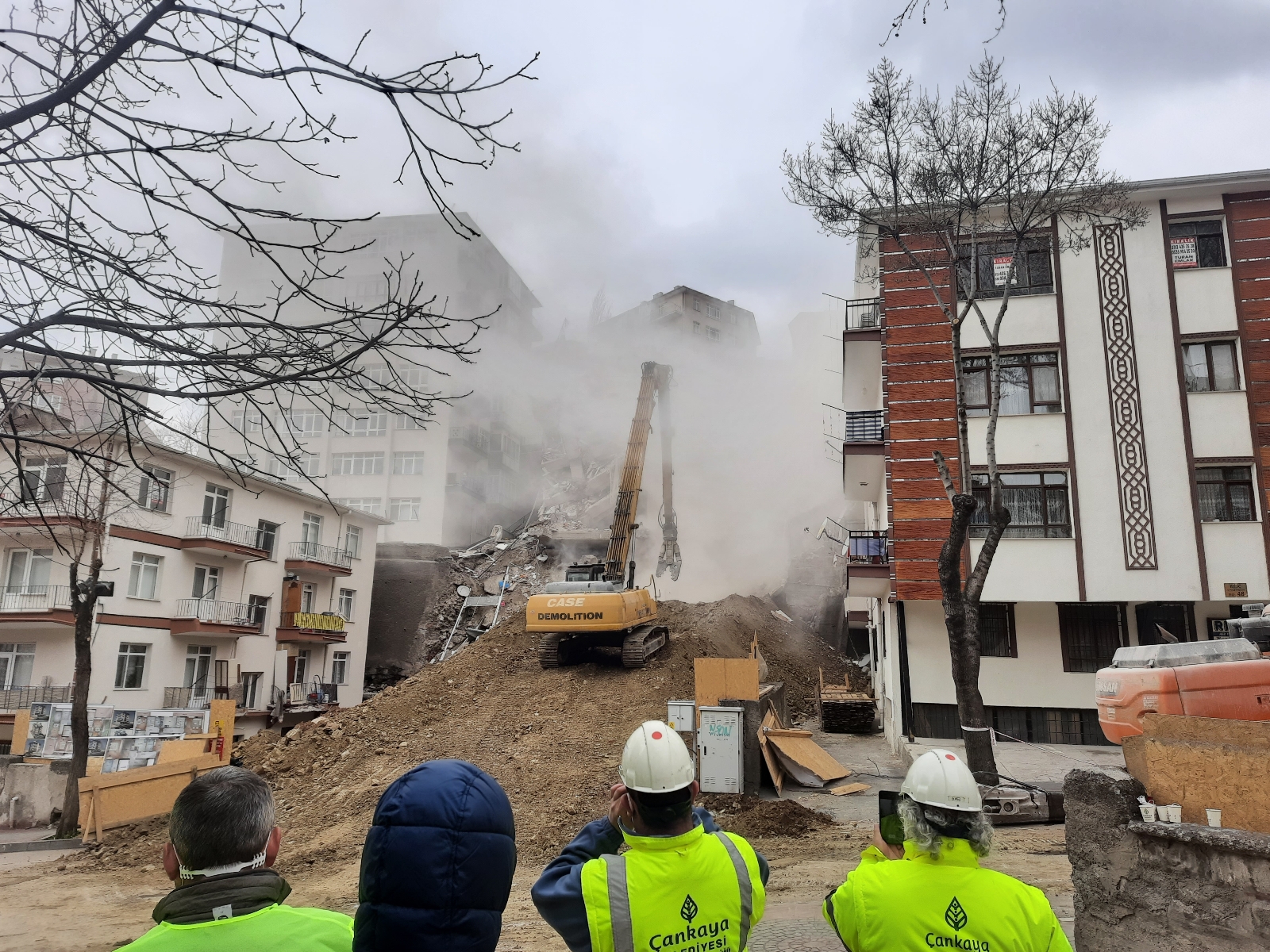 Açelya Apartmanı’nın yıkımında sona gelindi