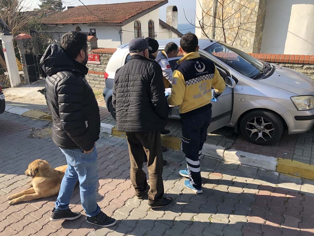 Acı haberi alınca çığlık çığlığa aracın yanına koştu