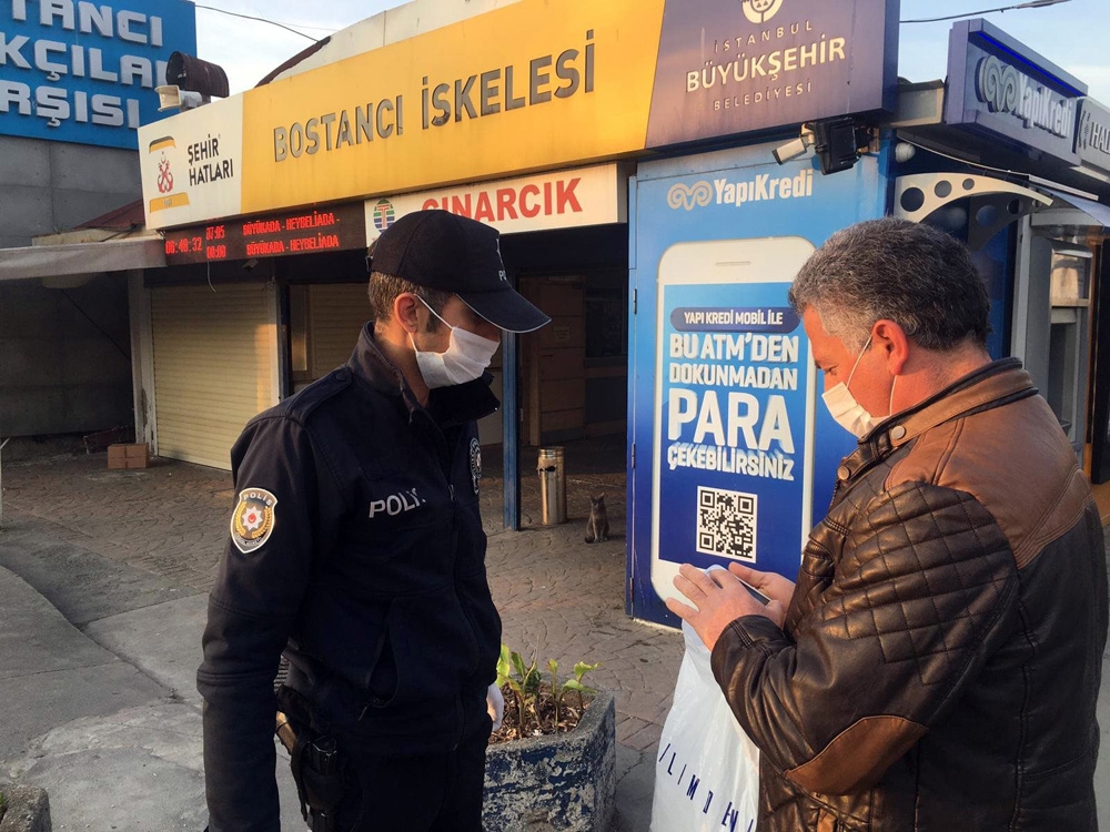 Adalar’a gelenlerin izin belgeleri tek tek kontrol ediliyor
