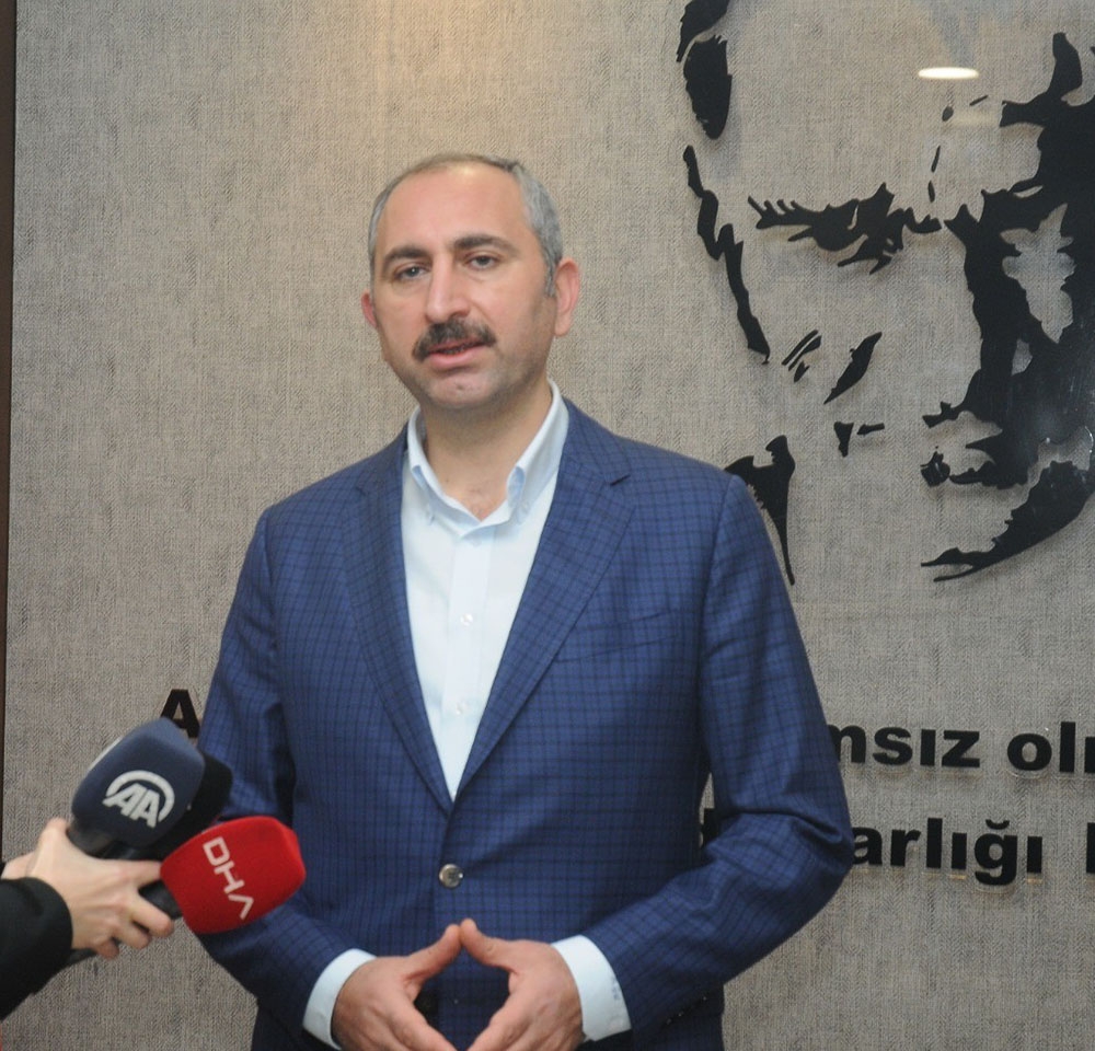 Adalet Bakanı Abdülhamit Gül’den İstanbul Havalimanı’ndaki adliyeye gece yarısı ziyareti