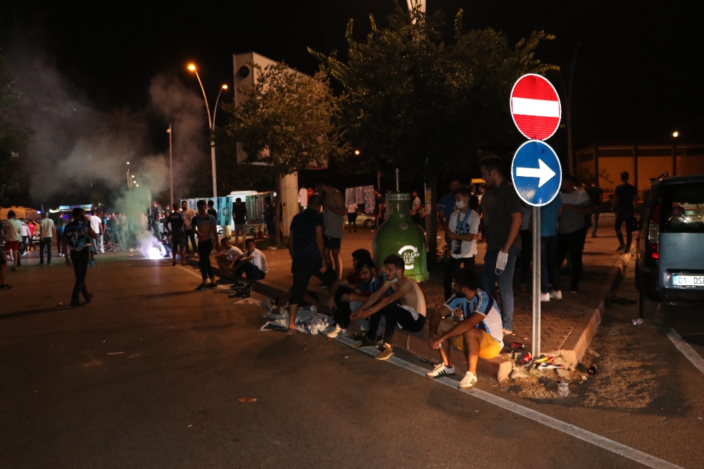 Adana Demirspor kaybetti taraftarlar hüngür hüngür ağladı