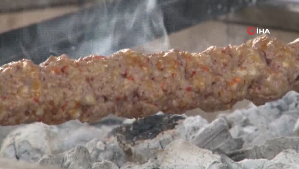 Adana Lezzet Festivali’nde kadın şefler mangal başına geçti
