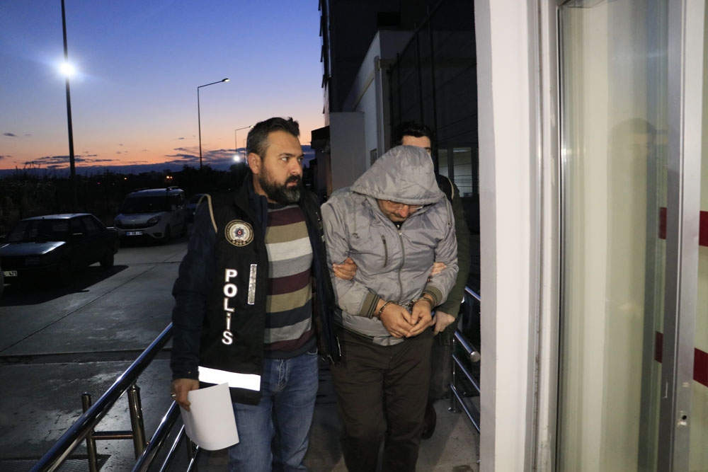 Adana merkezli 5 ilde FETÖ operasyonu