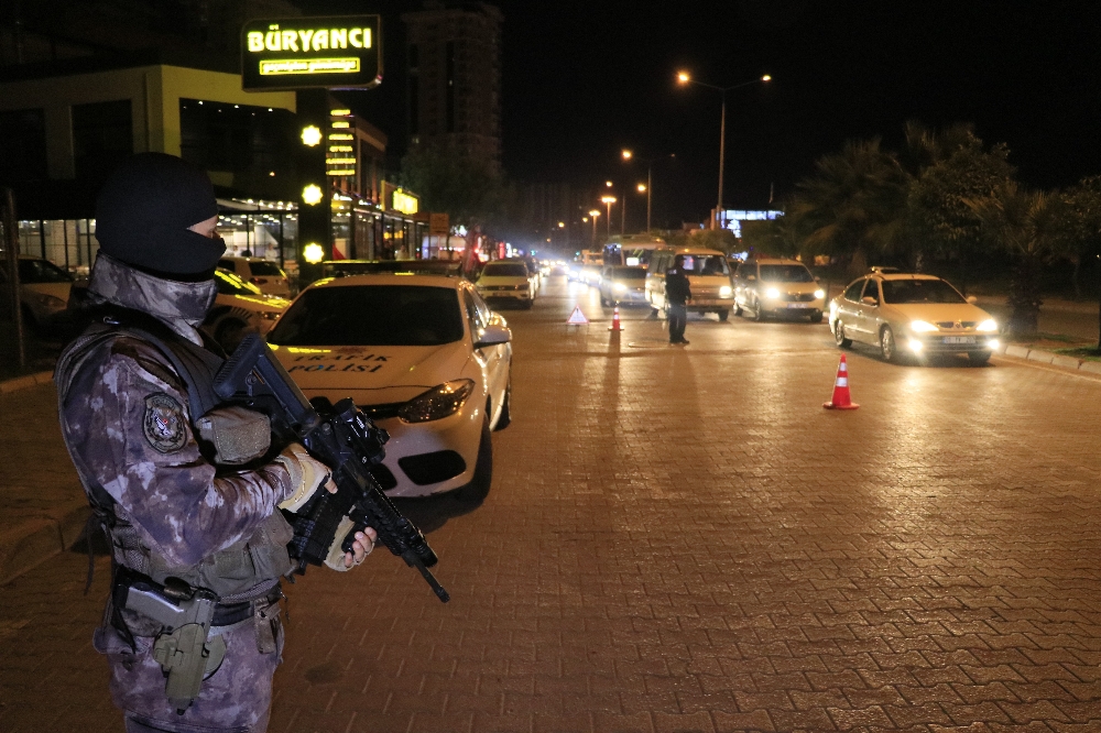 Adana’da 2 bin 708 polisle asayiş uygulaması