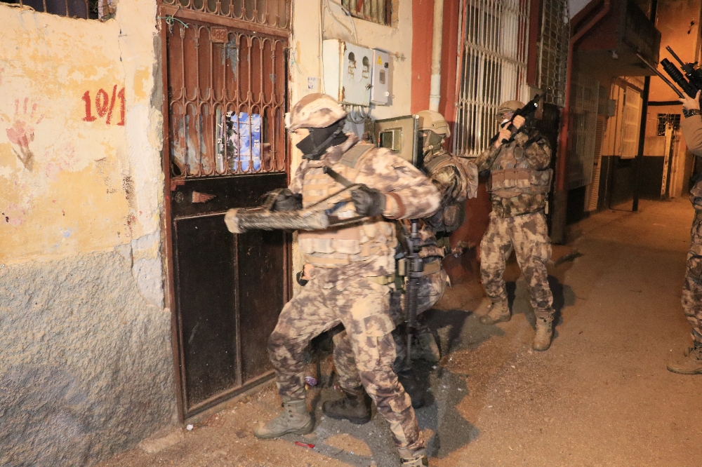 Adana’da DEAŞ operasyonu: 3 gözaltı