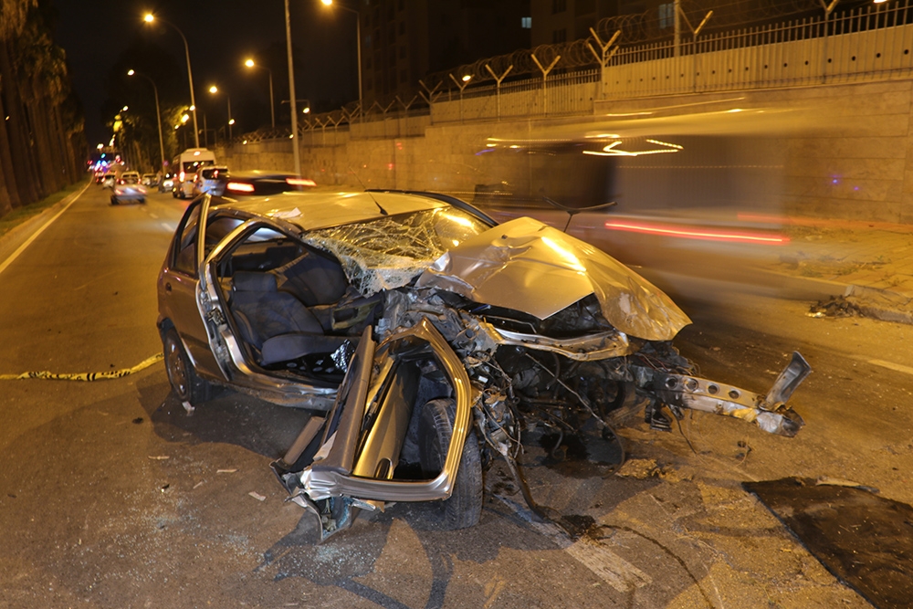 Adana’da feci kaza: 2 ölü, 3 yaralı