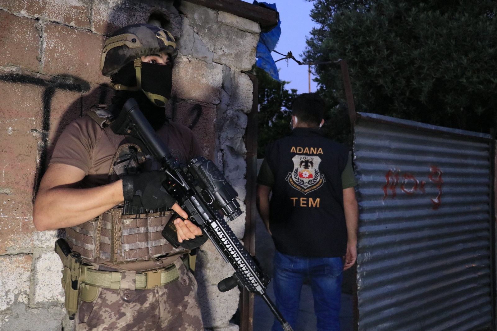 Adana’da Özel Harekat destekli DEAŞ operasyonu