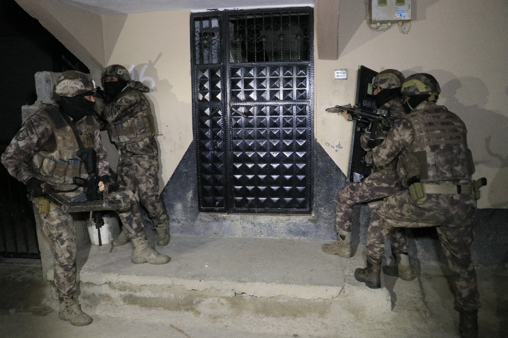 Adana’da PKK’nın “Milis” işbirlikçilerine operasyon