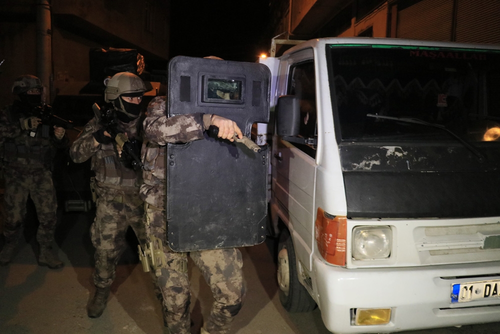 Adana’da sosyal medyada terör operasyonu: 11 gözaltı kararı