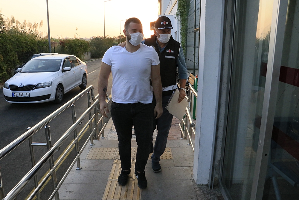 Adana’da tefecilere şafak vakti operasyonu