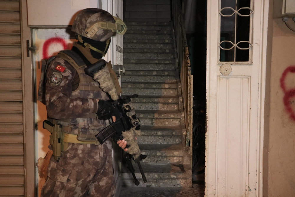 Adana’da terör örgütü DEAŞ ve El Kaide operasyonu
