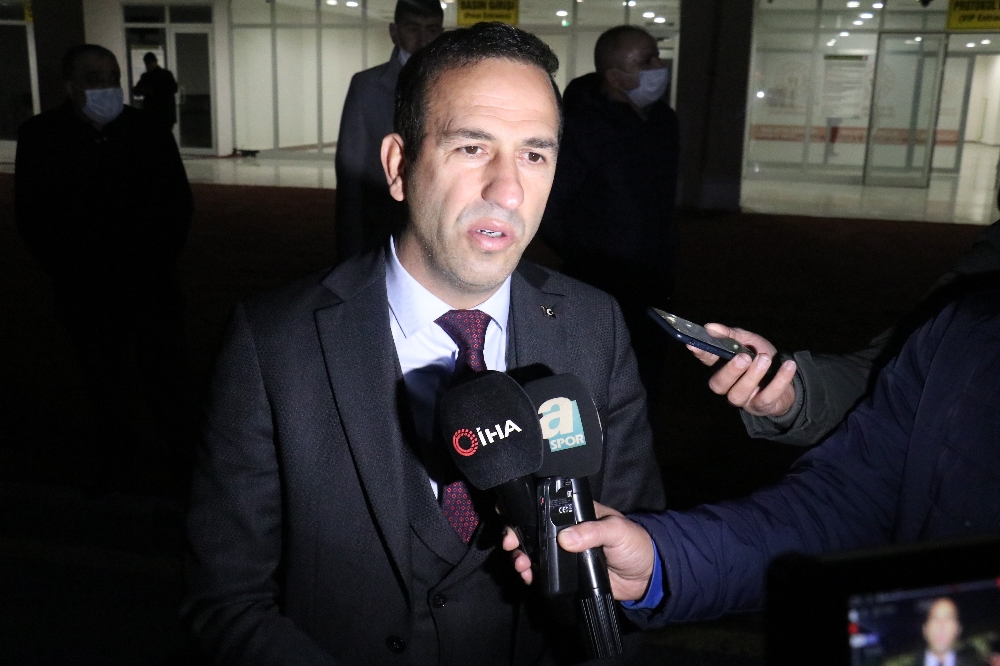 Adil Gevrek: 