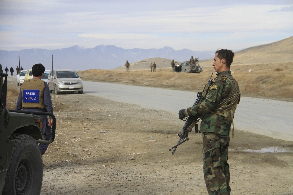 Afganistan’da intihar saldırısında 10 Afgan askeri öldü