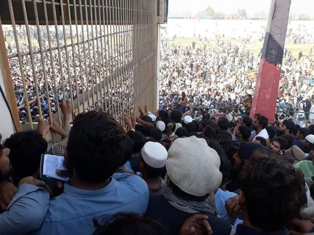 Afganistan’da Pakistan Konsolosluğu önünde izdiham: 15 ölü, 12 yaralı
