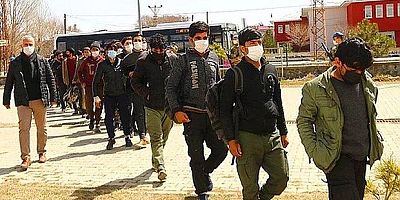 'Afganların Türkiye vatandaşlığına geçirildiği' iddiasına yanıt