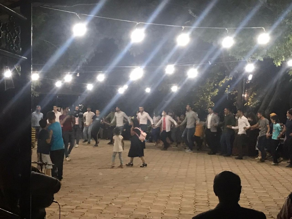 Afşin’de maskesiz ve sosyal mesafesiz düğün