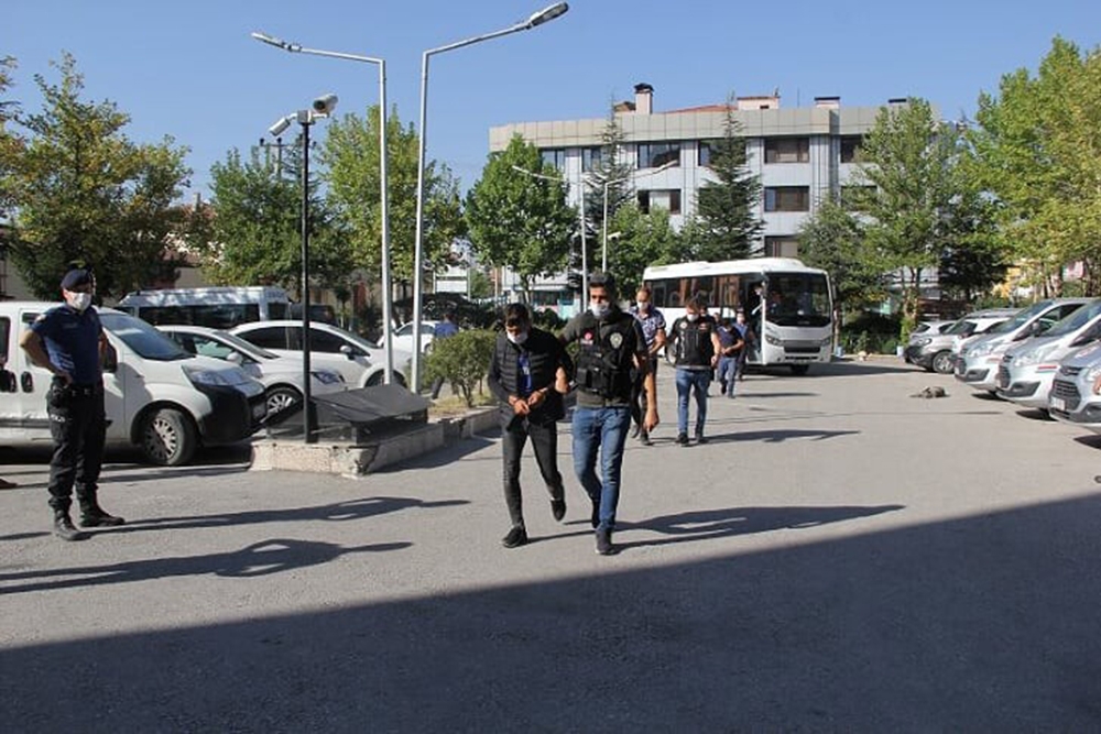 Afyonkarahisar merkezli 4 ilde uyuşturucu operasyonu: 14 gözaltı